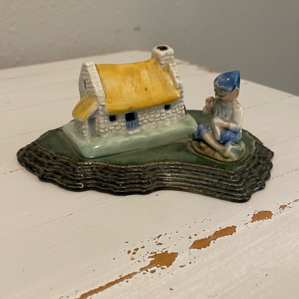 Shamrock Pottery By Wade Of Armagh Leprechaun Cottage Figurine Made in Ireland